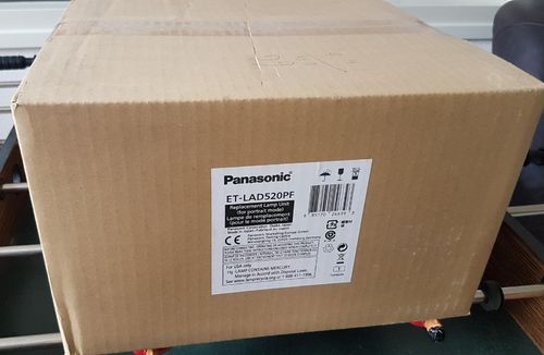 Panasonic ET-LAD520PF NEUWARE 4er Set Original PORTRAIT PORTRÄT Lampe für DW17K2, DZ21K2, PT-DS20K2