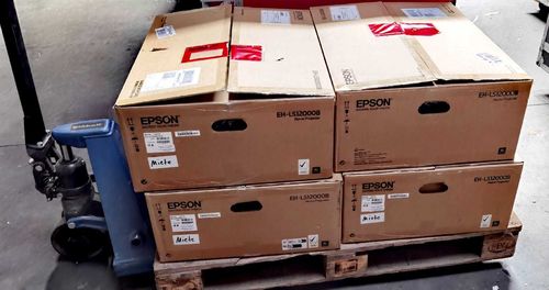 Epson EH-LS12000B Premium Homecinema Laserprojektor, 4K, 120Hz, HDR10+, HLG, Erweiterter Kino Farbr